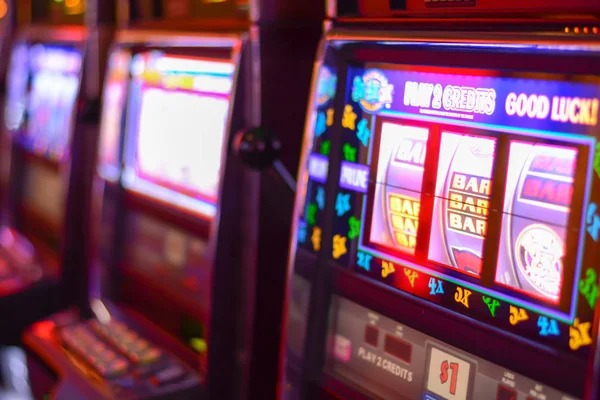 Winning payline highlighted on Ninja vs Samurai reels